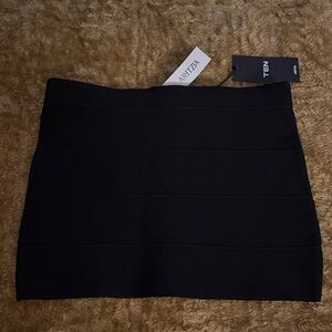 BRAND 🆕 Aritzia Black Bandage Mini Skirt/Tube Top - 
Fitted Silhouette🪡